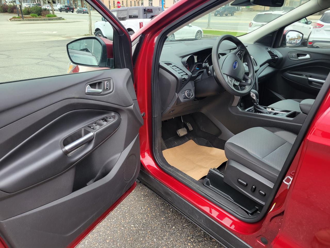 2019 Ford Escape SE Photo5