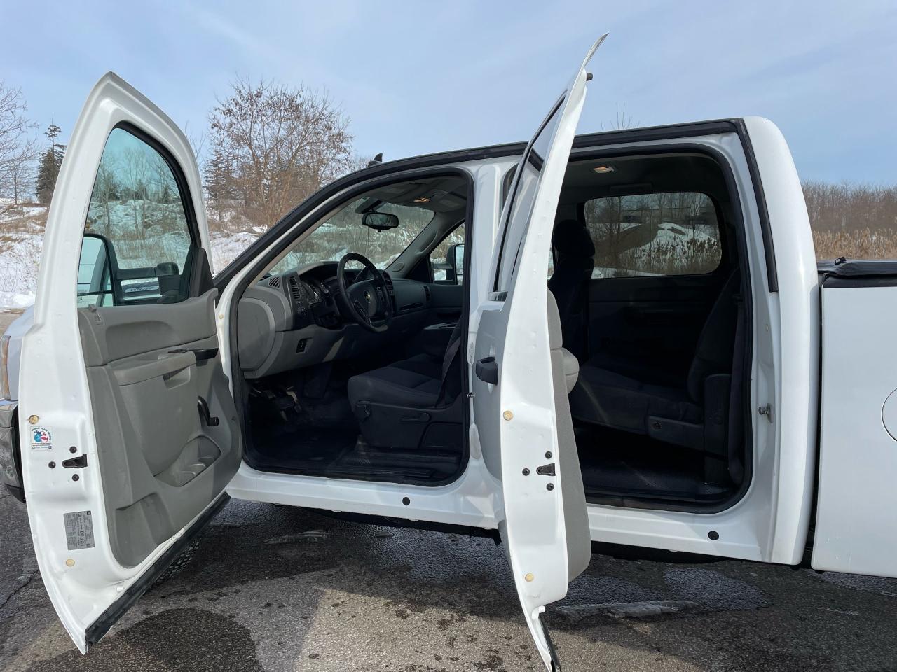 2013 Chevrolet Silverado 2500 HD CREW CAB 4X4- SHORT BOX - Photo #11