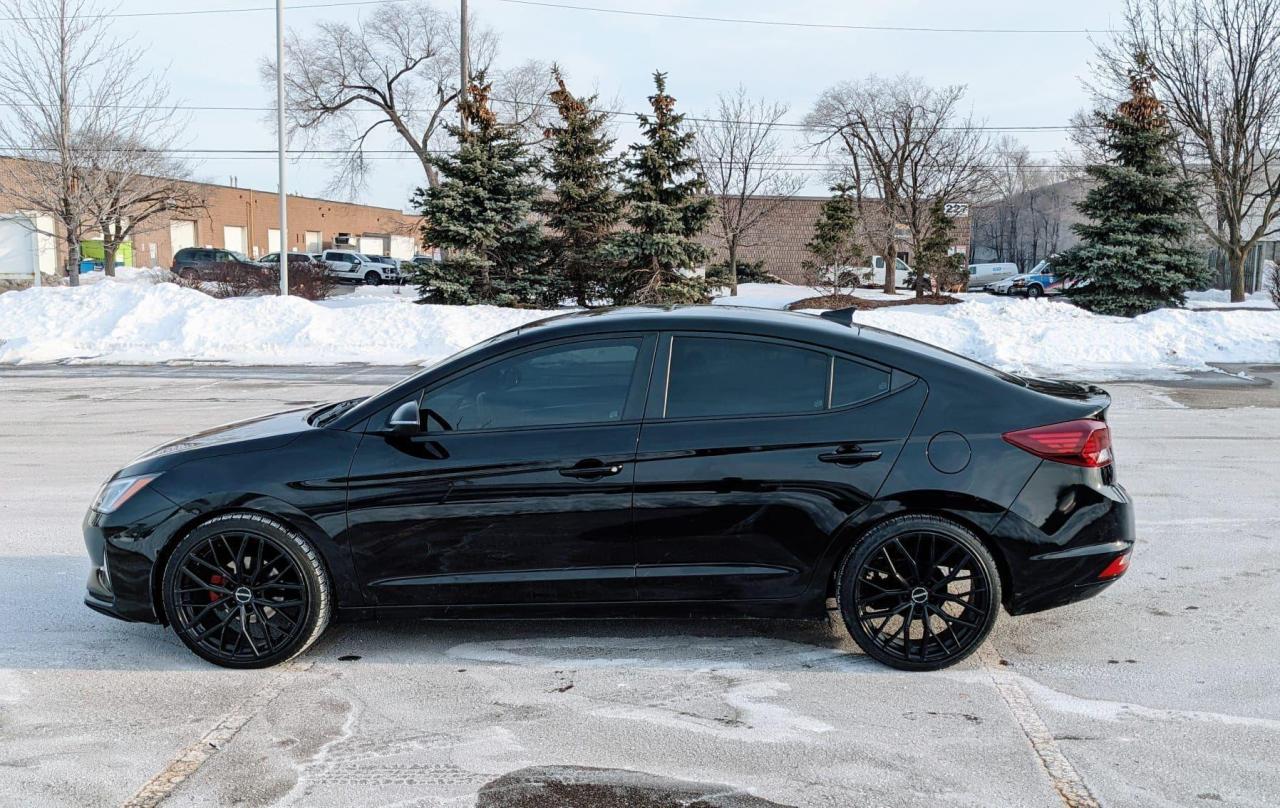 2020 Hyundai Elantra Preferred w/Sun & Safety Package Photo4