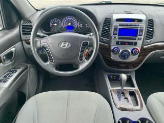 2012 Hyundai Santa Fe GL - Photo #9