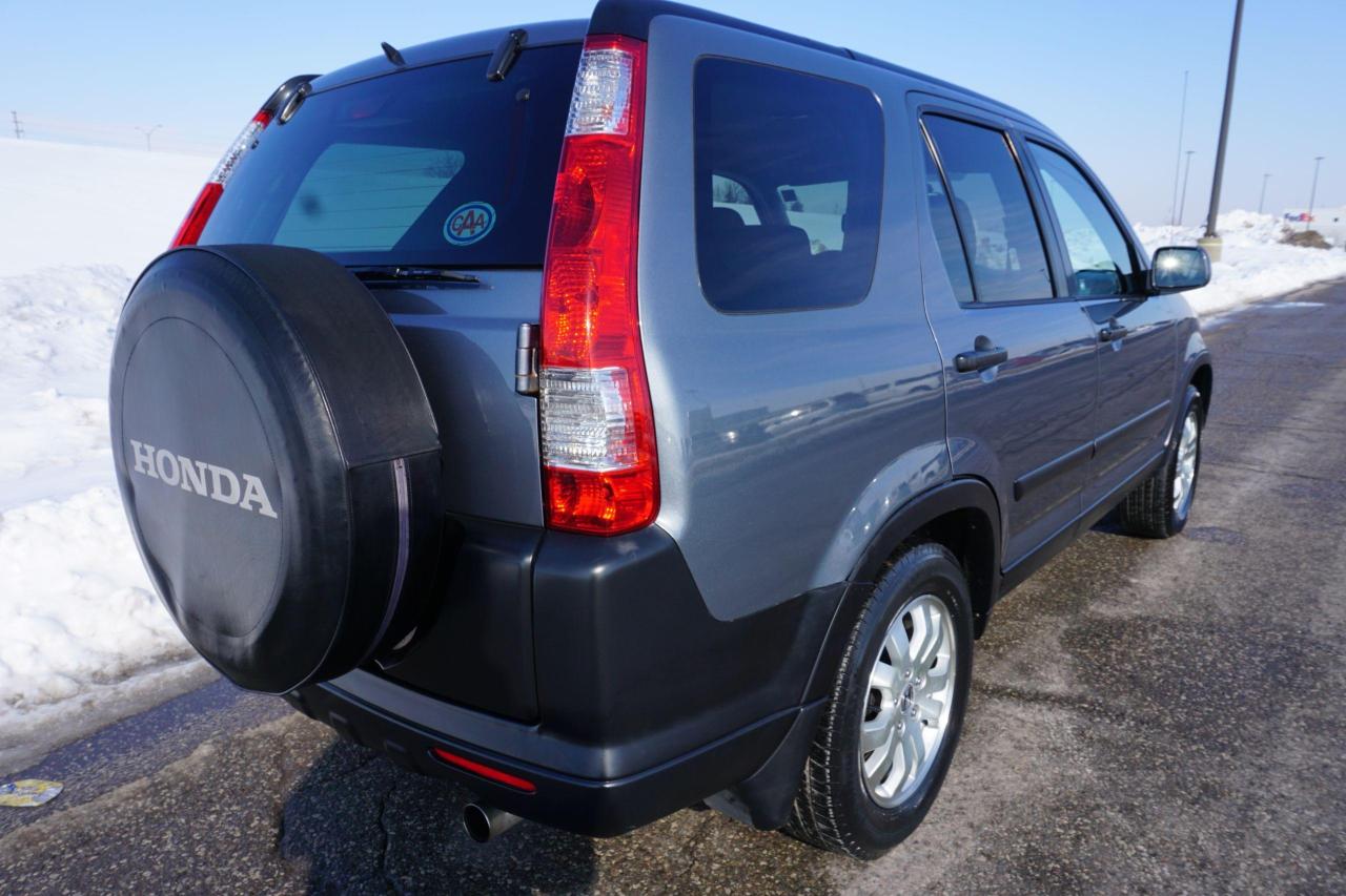 2005 Honda CR-V RARE / 5SPD MANUAL / 4WD / 1 OWNER / NO ACCIDENTS Photo3