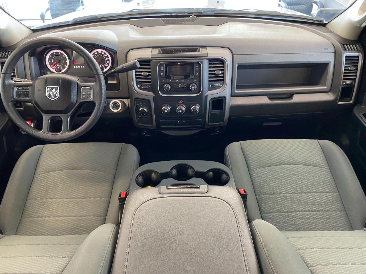 2018 RAM 1500 ST 5.7L V8 HEMI 4x4+Camera+Bluetooth+CLEAN CARFAX - Photo #8