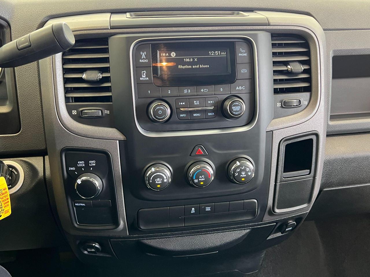 2018 RAM 1500 ST 5.7L V8 HEMI 4x4+Camera+Bluetooth+CLEAN CARFAX Photo68