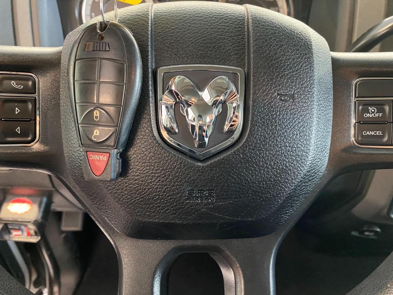 2018 RAM 1500 ST 5.7L V8 HEMI 4x4+Camera+Bluetooth+CLEAN CARFAX Photo73