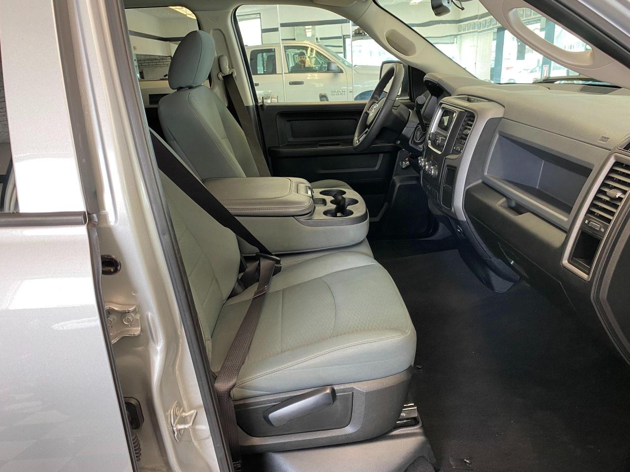 2018 RAM 1500 ST 5.7L V8 HEMI 4x4+Camera+Bluetooth+CLEAN CARFAX Photo79