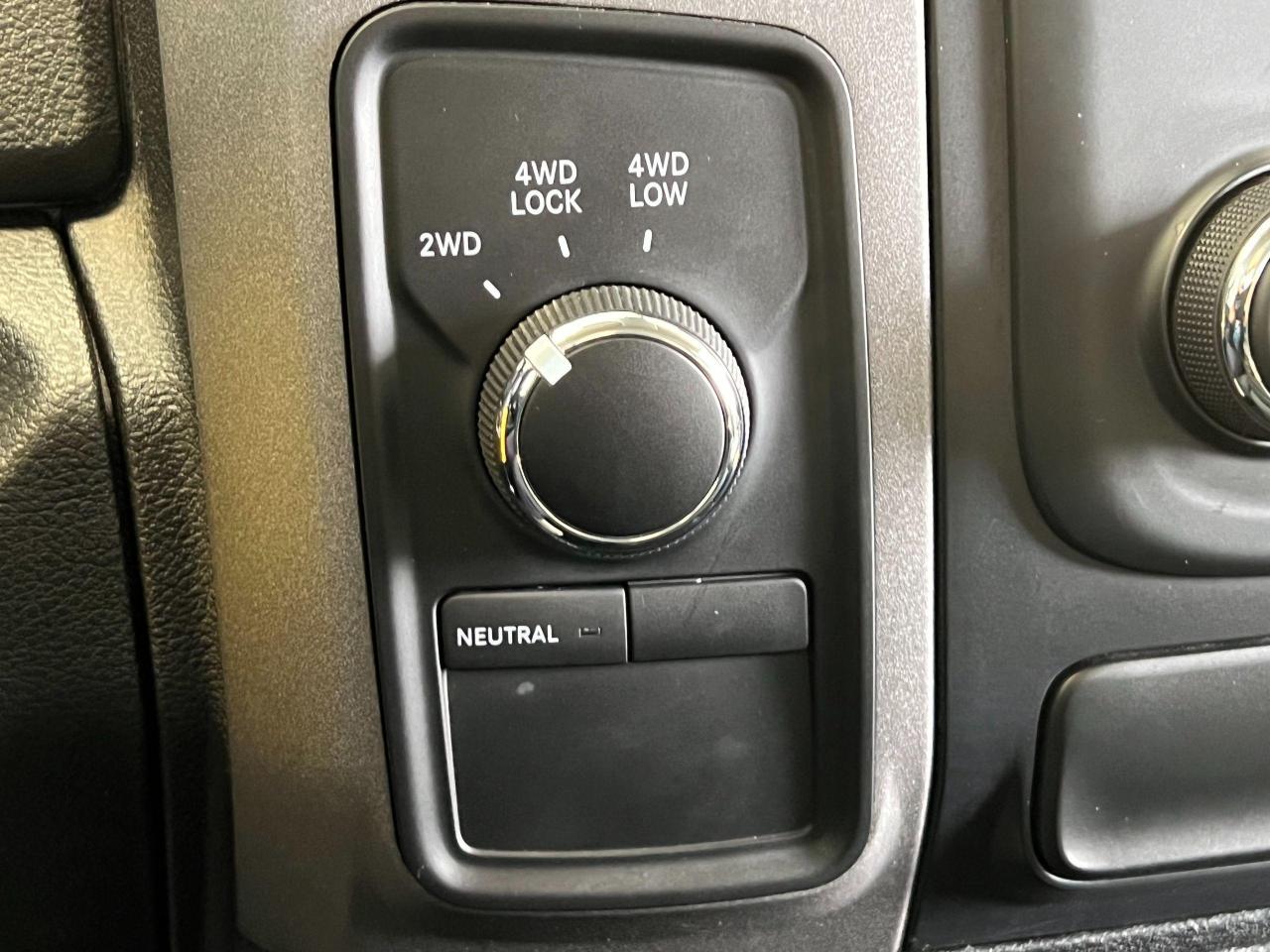 2018 RAM 1500 ST 5.7L V8 HEMI 4x4+Camera+Bluetooth+CLEAN CARFAX - Photo #30