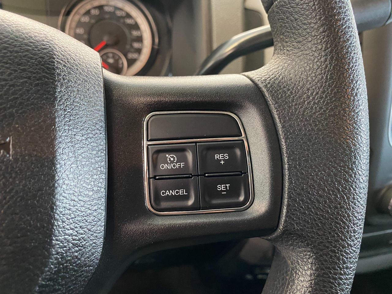 2018 RAM 1500 ST 5.7L V8 HEMI 4x4+Camera+Bluetooth+CLEAN CARFAX Photo92