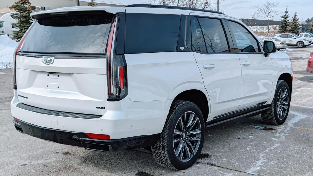 2021 Cadillac Escalade Sport Photo3