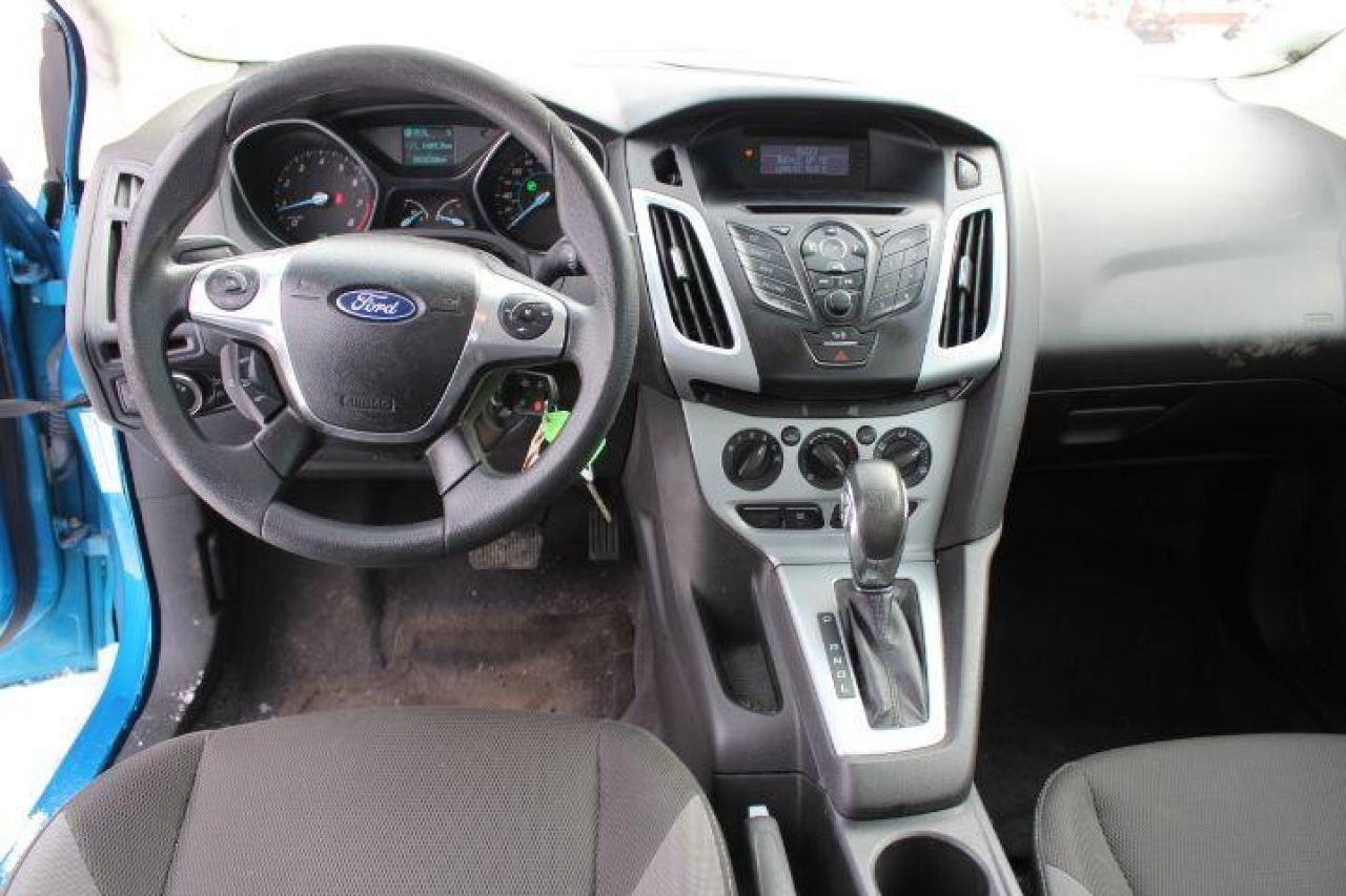 2012 Ford Focus SE Photo4