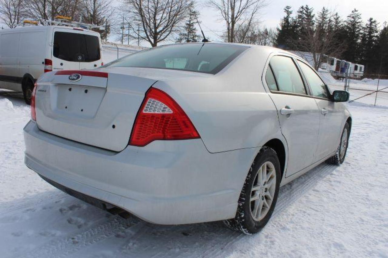 2012 Ford Fusion S Photo2