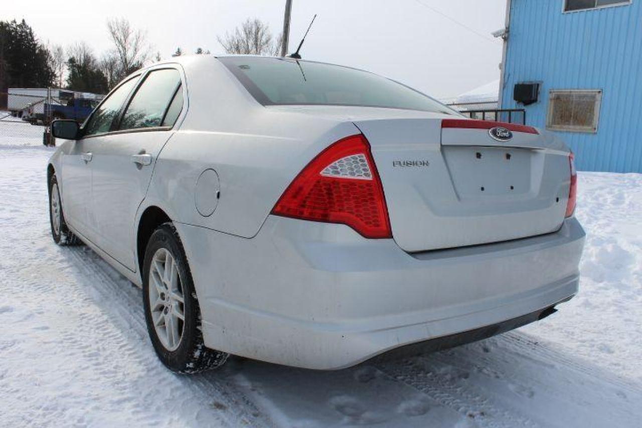 2012 Ford Fusion S Photo3