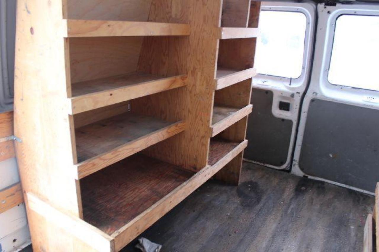 2007 Ford E-250 Commercial Photo