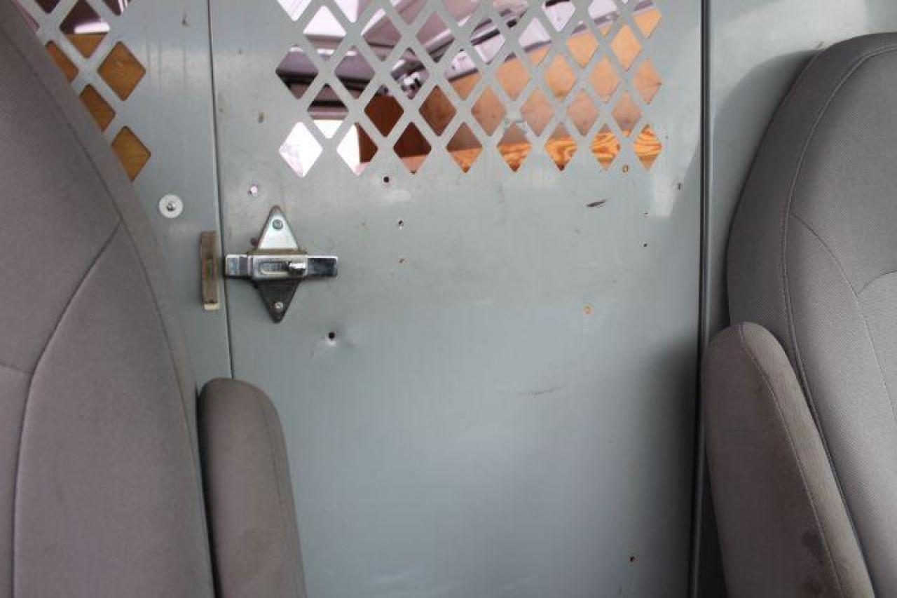 2007 Ford E-250 Commercial Photo