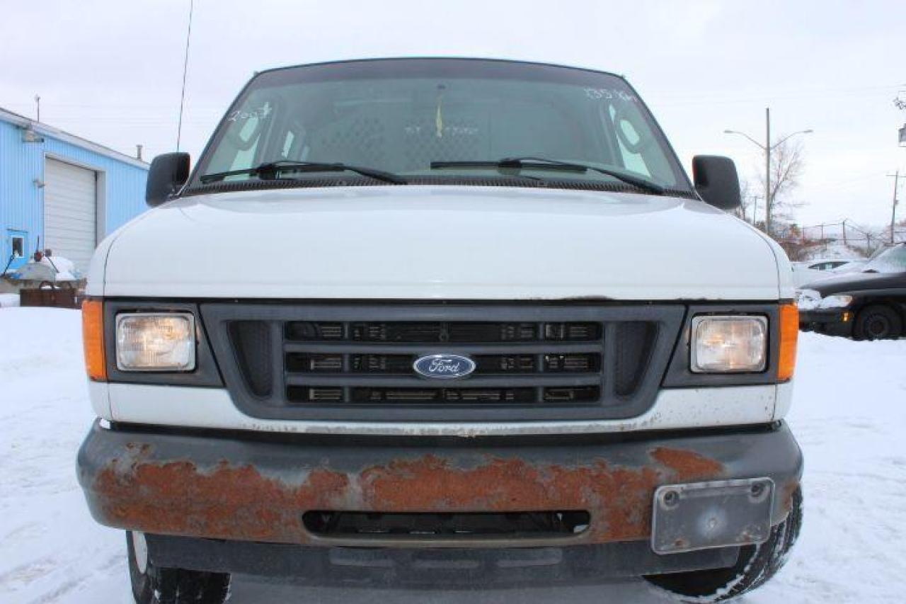 2007 Ford E-250 Commercial Photo