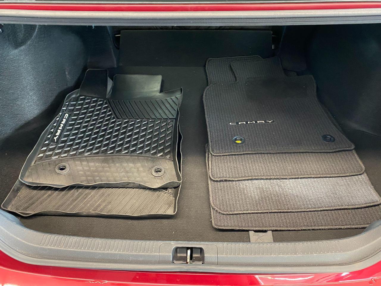 2018 Toyota Camry XLE Hybrid+Leather+Roof+AdaptiveCruise+CLEANCARFAX - Photo #25