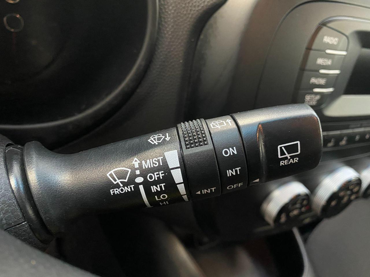 2014 Kia Soul LX+Bluetooth+Power Options+CLEAN CARFAX - Photo #31