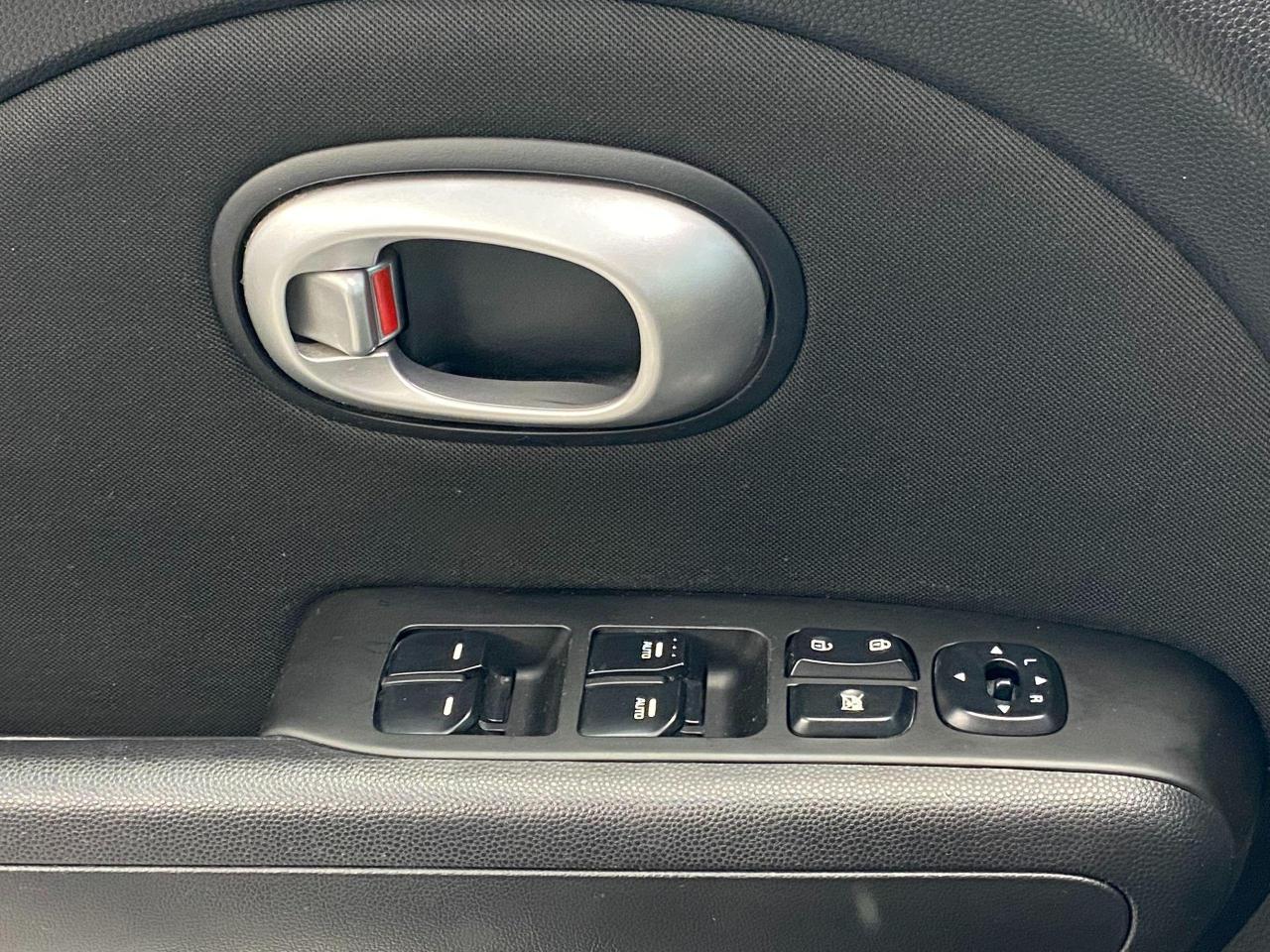 2014 Kia Soul LX+Bluetooth+Power Options+CLEAN CARFAX Photo92