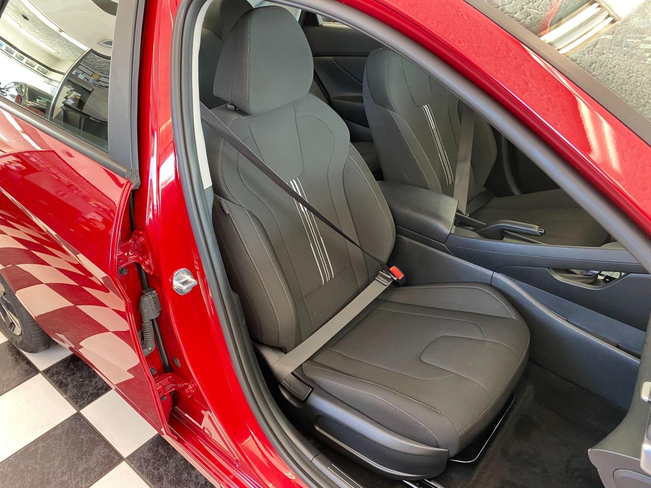 2021 Hyundai Elantra Preferred+Lane Keep+Apple Play+Camera+CLEAN CARFAX - Photo #23