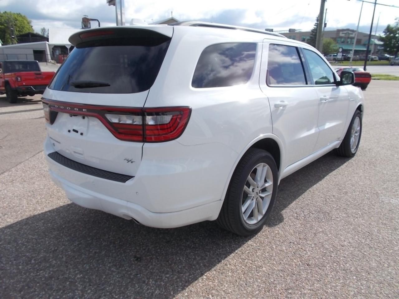 2022 Dodge Durango R/T Photo3