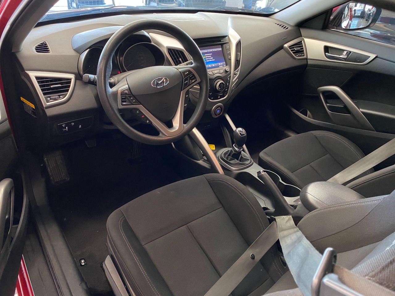 2013 Hyundai Veloster W/Tech+Camera+HeatedSeats+RustProofed+CLEAN CARFAX - Photo #18