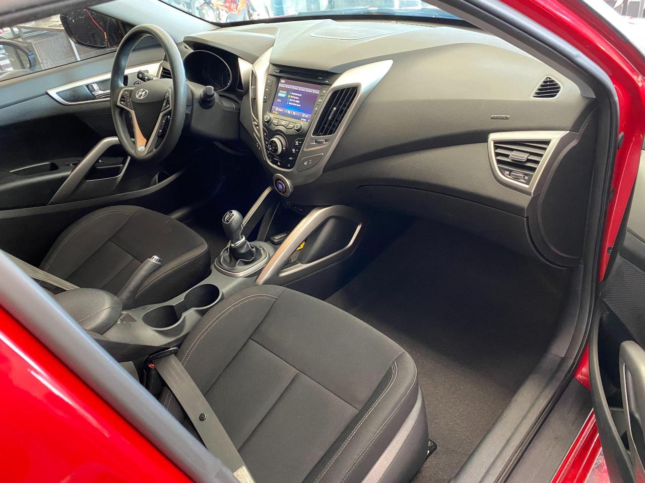 2013 Hyundai Veloster W/Tech+Camera+HeatedSeats+RustProofed+CLEAN CARFAX - Photo #21