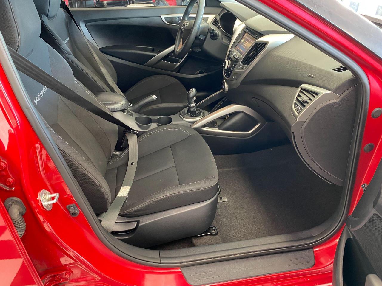 2013 Hyundai Veloster W/Tech+Camera+HeatedSeats+RustProofed+CLEAN CARFAX - Photo #22