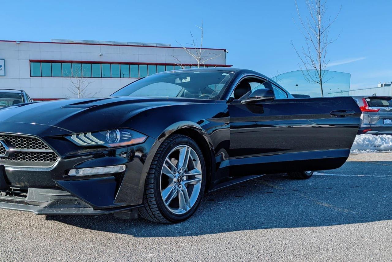 2018 Ford Mustang EcoBoost Photo2