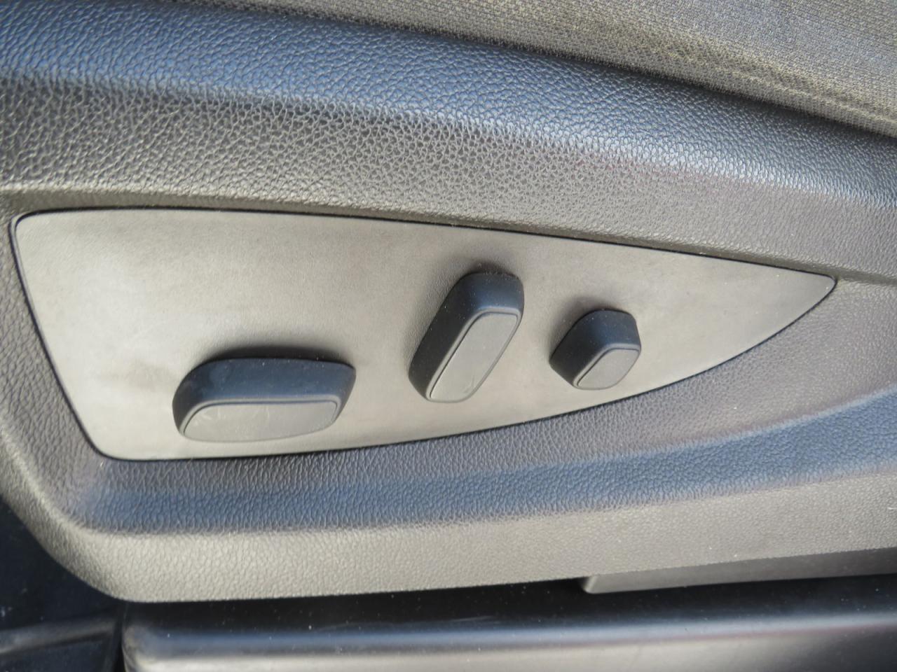 2016 GMC Sierra 2500 HD SLE with SNOWAY PLOW (**No Reported Accidents**4X4**Back-up Camera**Bluetooth Audio**Satellite Radio**Power Seats**Dual Zone Climate Control**) Photo