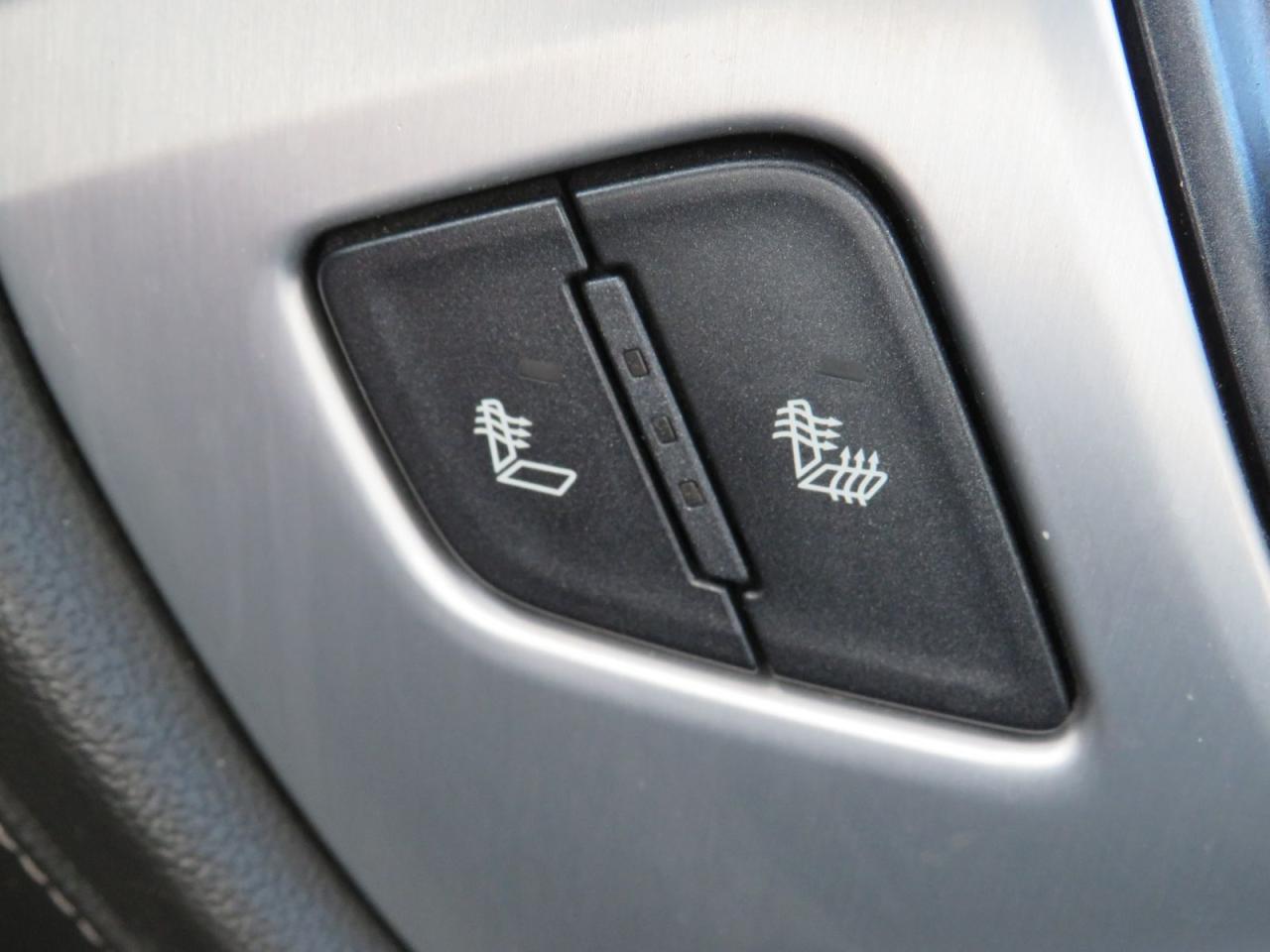 2016 GMC Sierra 2500 HD SLE with SNOWAY PLOW (**No Reported Accidents**4X4**Back-up Camera**Bluetooth Audio**Satellite Radio**Power Seats**Dual Zone Climate Control**) Photo