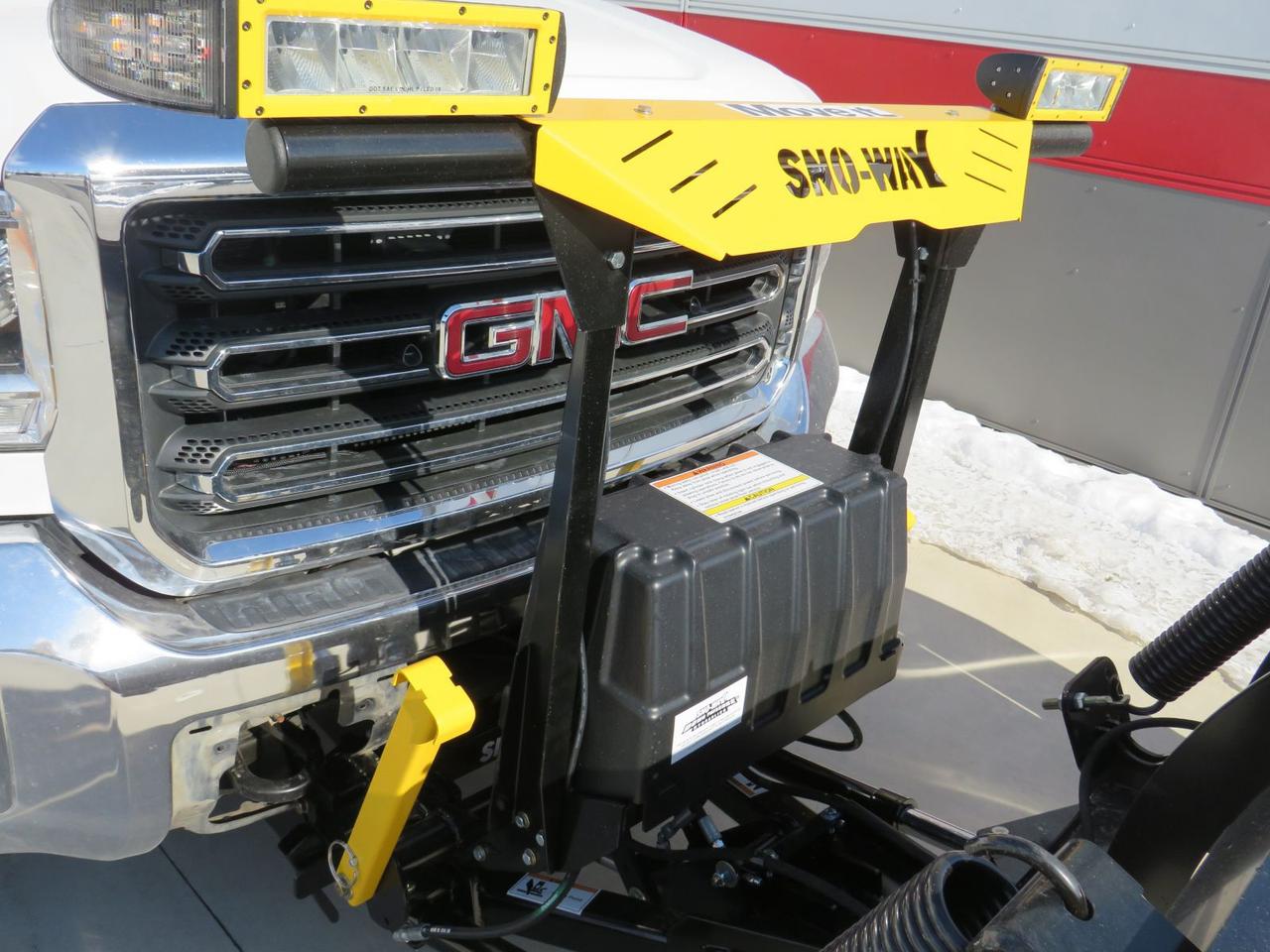 2016 GMC Sierra 2500 HD Sle With Snoway Plow  | No Reported Accidents | 4X4 | Back-Up Camera | Bluetooth Audio | Satellite Radio | Power Seats | Dual Zone Climate Control | Photo