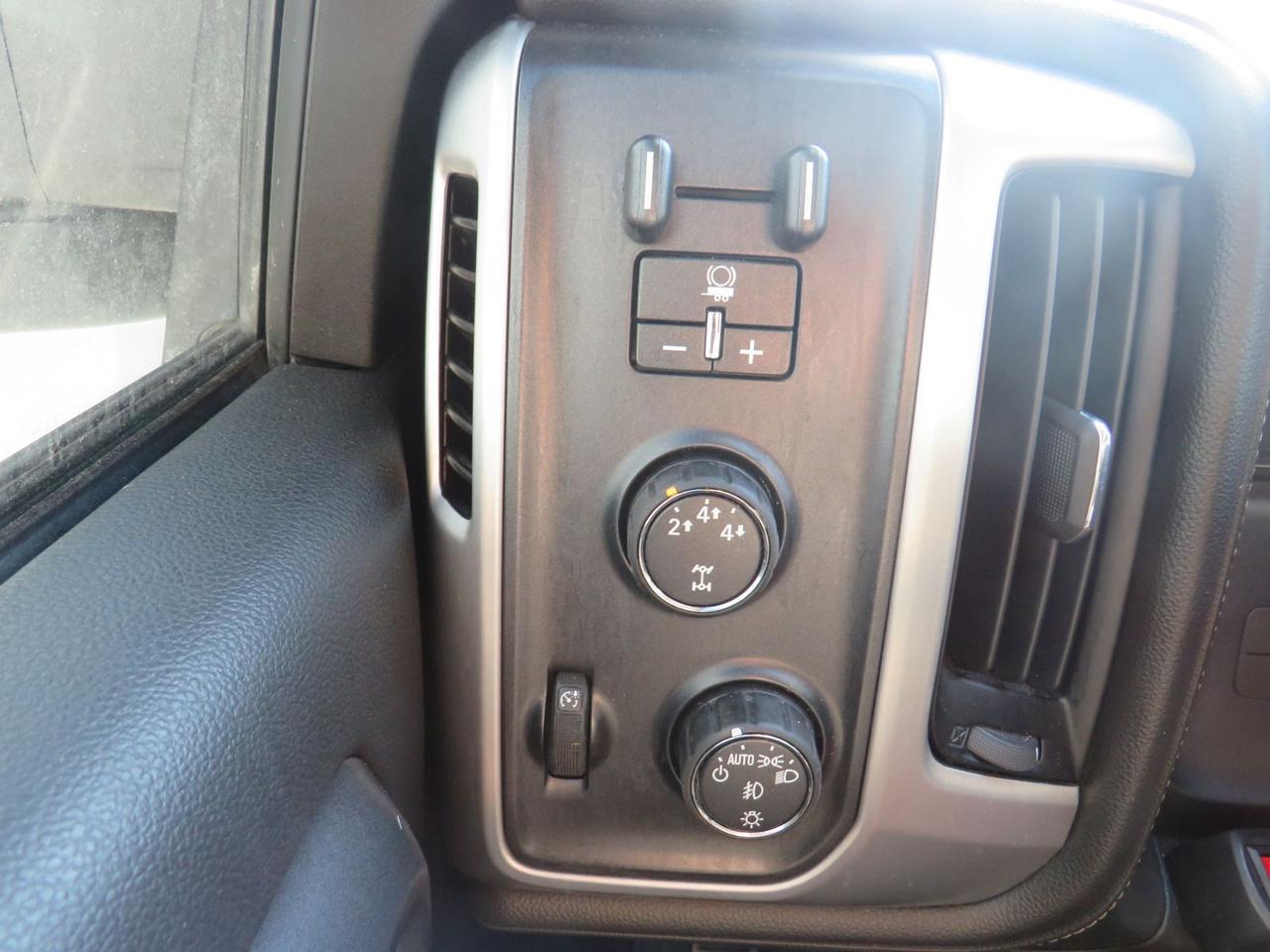 2016 GMC Sierra 2500 HD Sle With Snoway Plow  | No Reported Accidents | 4X4 | Back-Up Camera | Bluetooth Audio | Satellite Radio | Power Seats | Dual Zone Climate Control | Photo