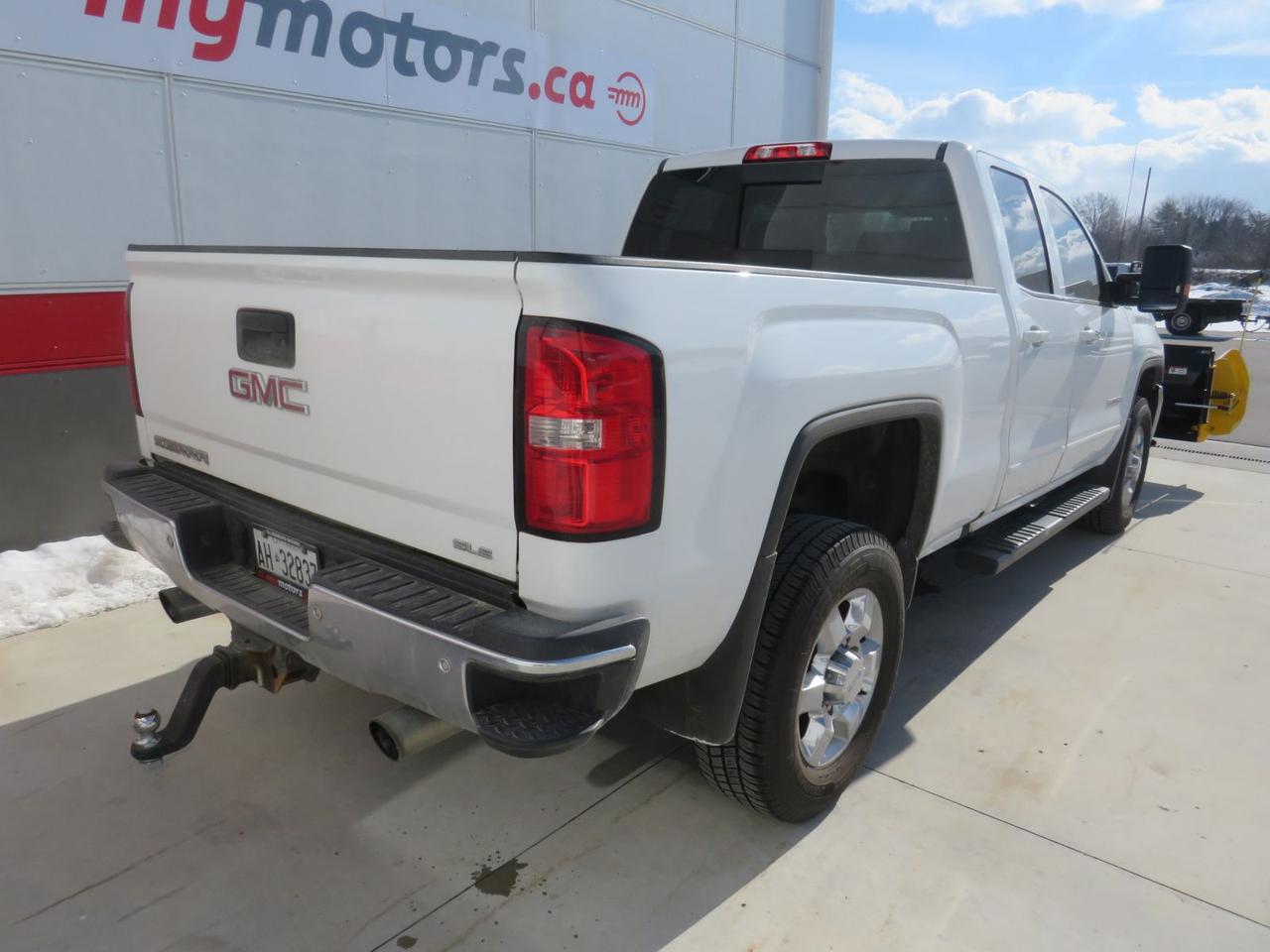 2016 GMC Sierra 2500 HD Sle With Snoway Plow  | No Reported Accidents | 4X4 | Back-Up Camera | Bluetooth Audio | Satellite Radio | Power Seats | Dual Zone Climate Control | Photo