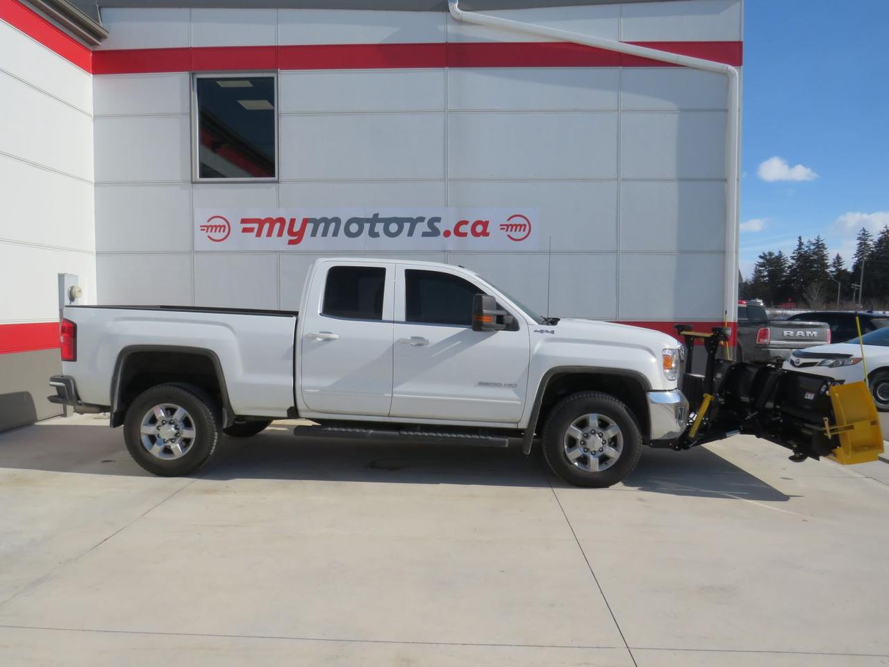 2016 GMC Sierra 2500 HD Sle With Snoway Plow  | No Reported Accidents | 4X4 | Back-Up Camera | Bluetooth Audio | Satellite Radio | Power Seats | Dual Zone Climate Control | Photo