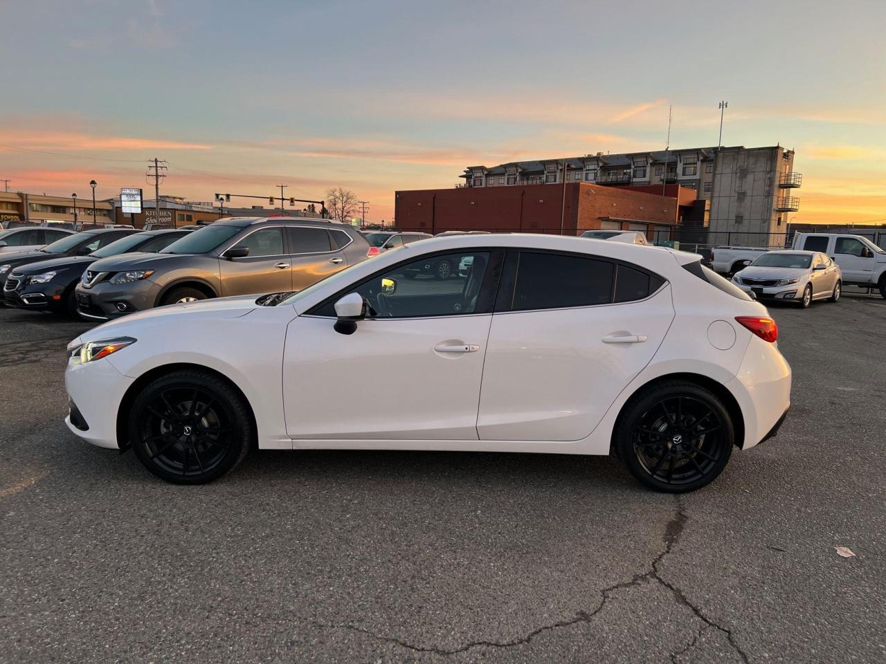 2016 Mazda MAZDA3 GT - Photo #8