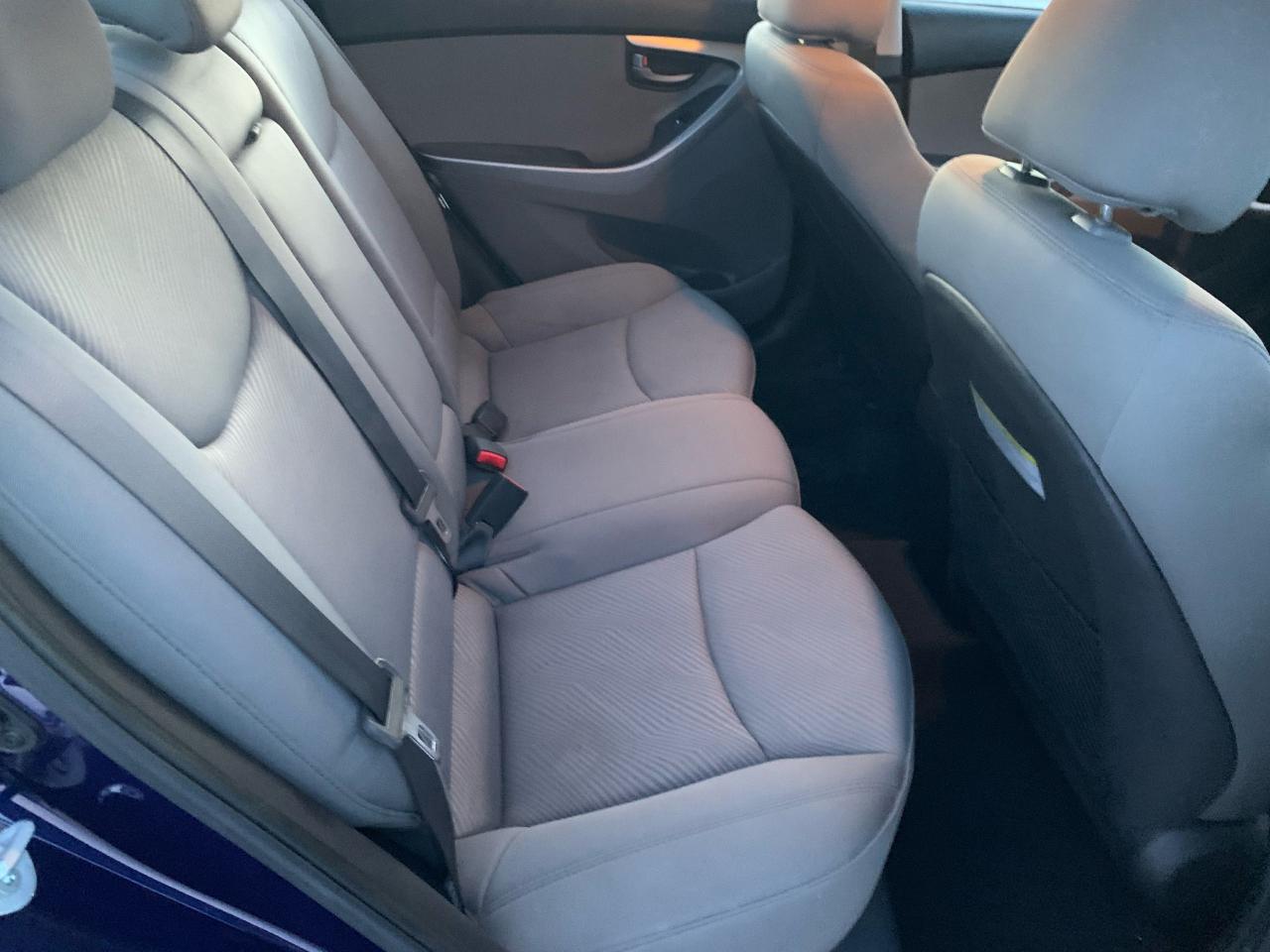 2013 Hyundai Elantra GL - Photo #9