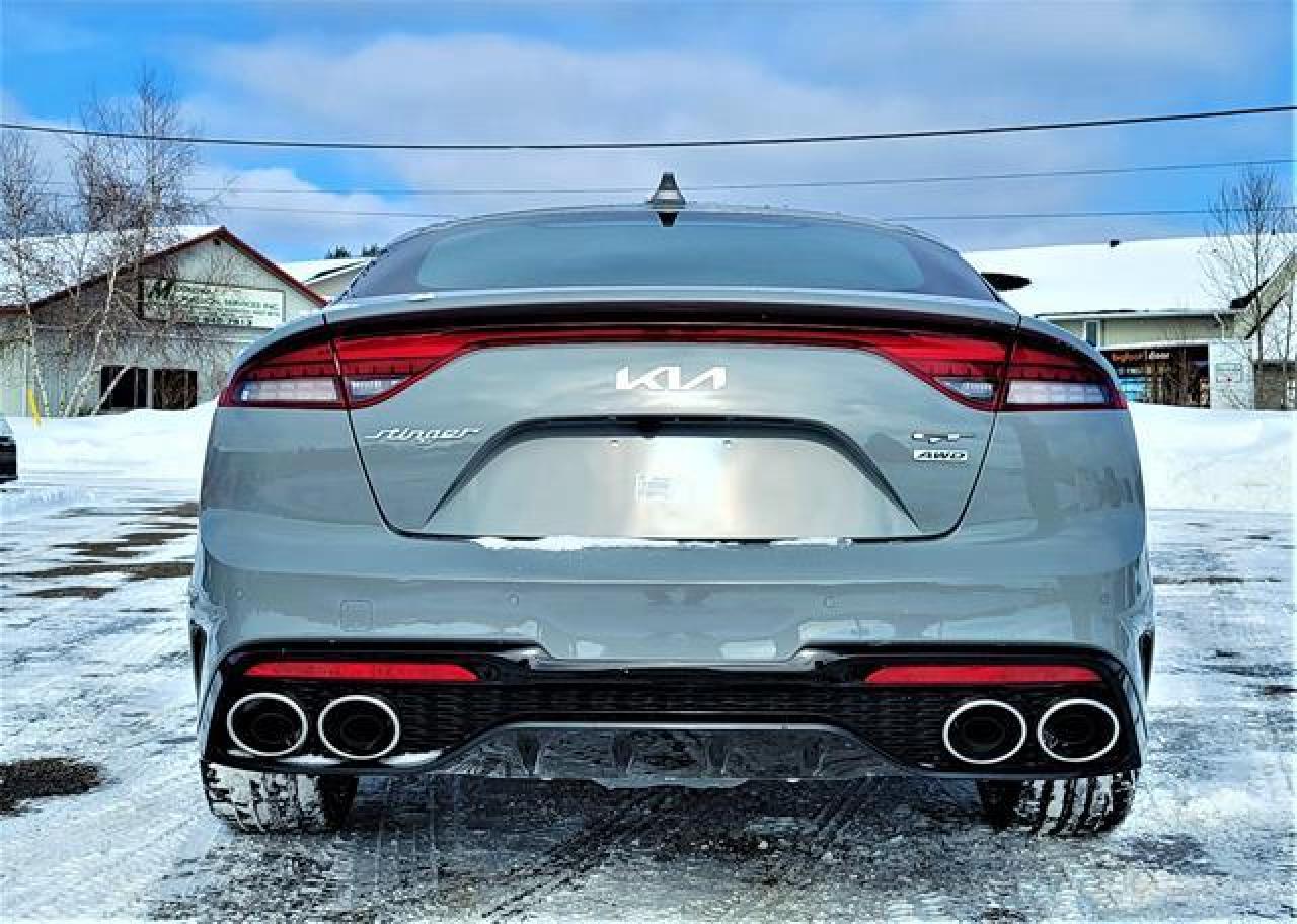 2022 Kia Stinger GT ELITE Photo4