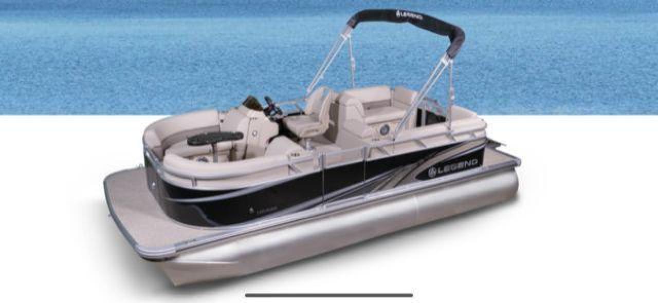 2022 Legend Q-Series LE 19 Lounge Q-Series LE 19 Lounge