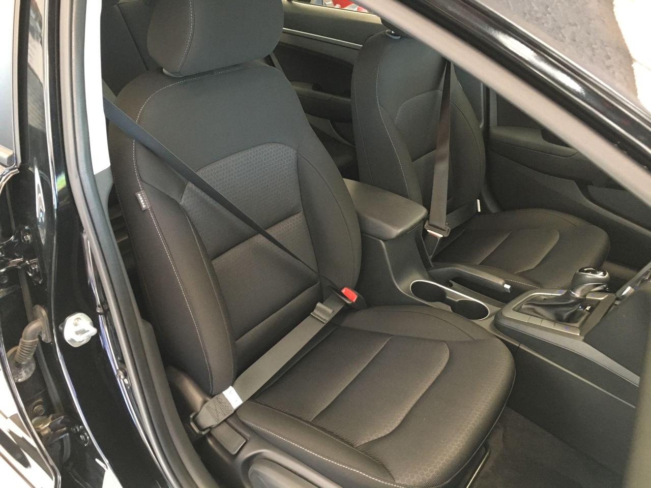 2017 Hyundai Elantra GL+ApplePlay+BlindSpot+New Brakes+CAM+CLEAN CARFAX - Photo #22