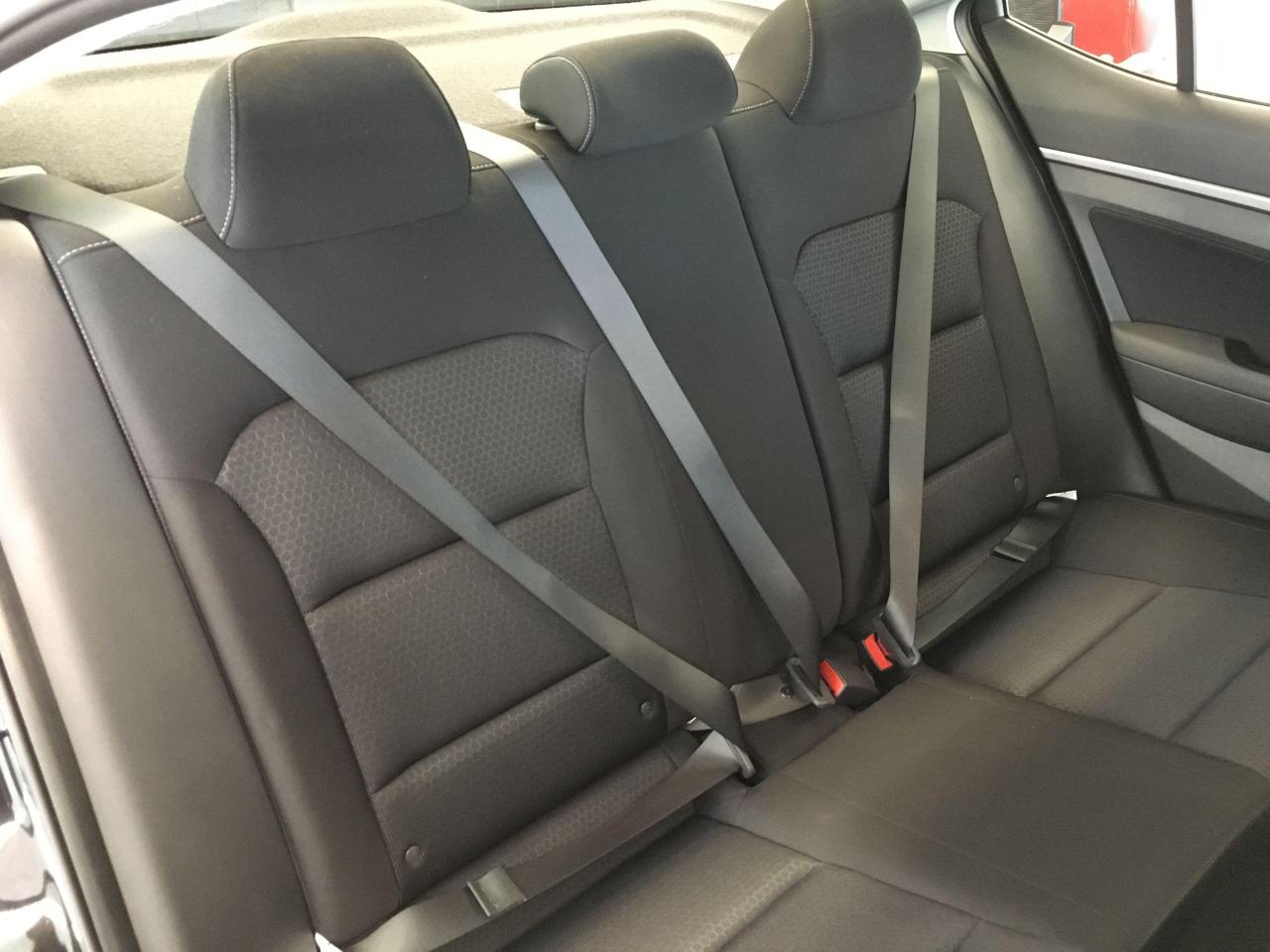 2017 Hyundai Elantra GL+ApplePlay+BlindSpot+New Brakes+CAM+CLEAN CARFAX - Photo #24
