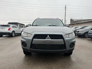 2013 Mitsubishi Outlander ES - Photo #2