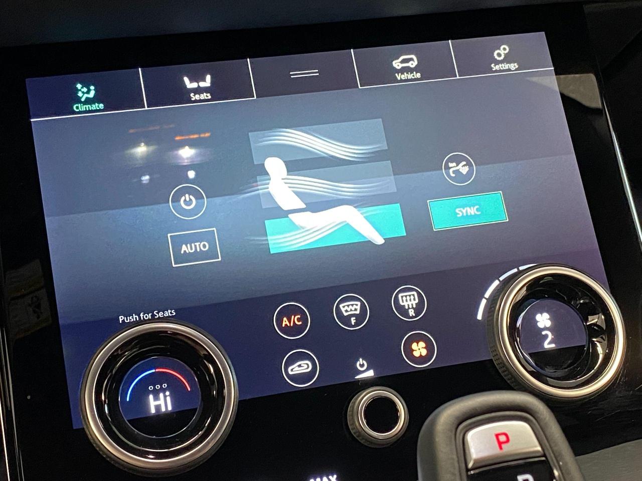 2020 Land Rover Range Rover Evoque S AWD+Slide PANO Roof+Lane Departure+CLEAN CARFAX - Photo #39