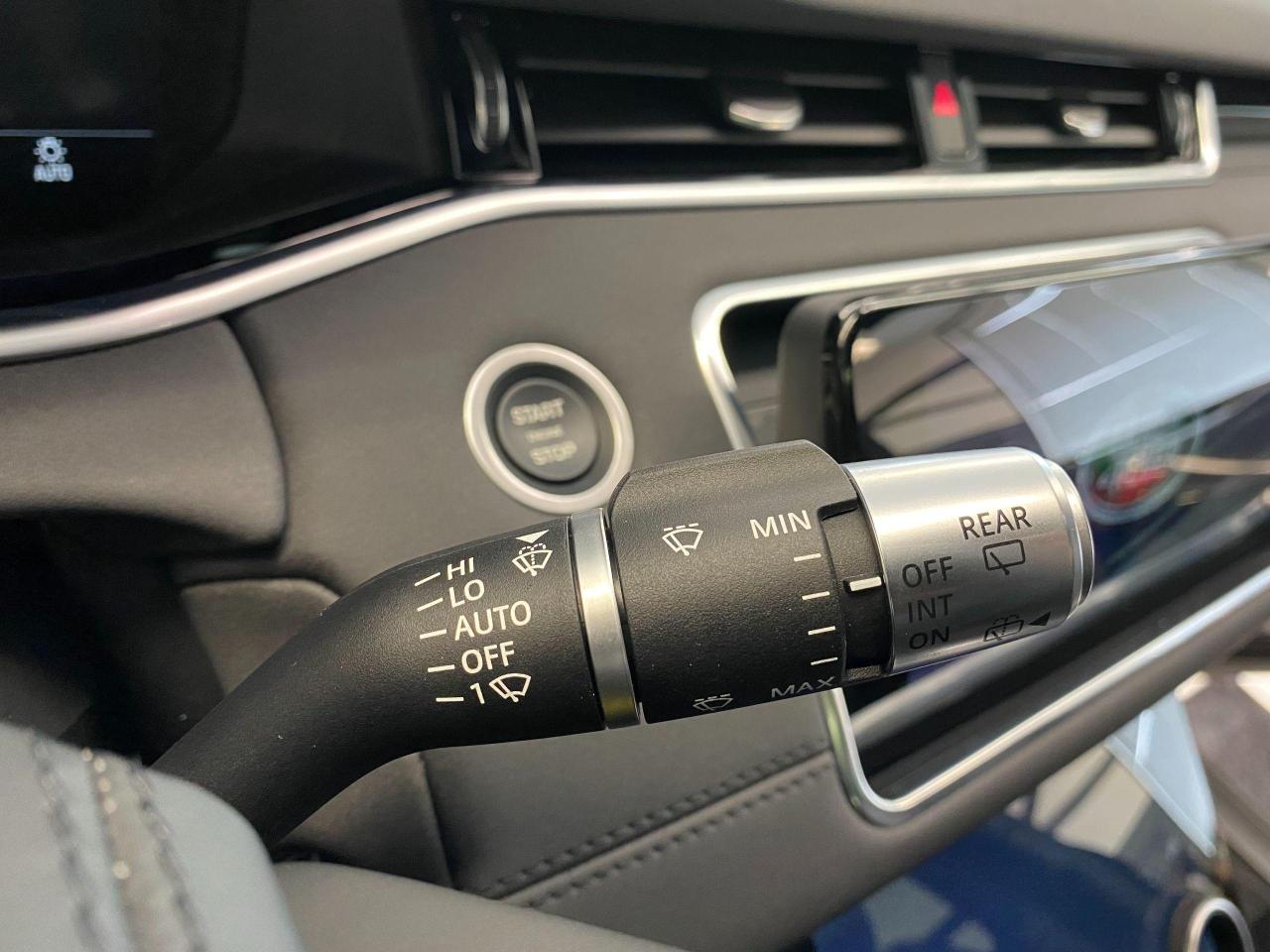 2020 Land Rover Range Rover Evoque S AWD+Slide PANO Roof+Lane Departure+CLEAN CARFAX Photo129