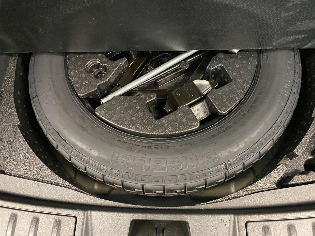 2020 Land Rover Range Rover Evoque S AWD+Slide PANO Roof+Lane Departure+CLEAN CARFAX - Photo #65