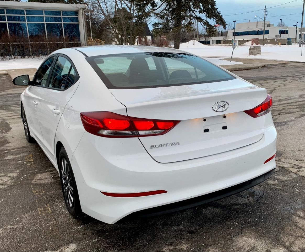 2017 Hyundai Elantra LE - Photo #4