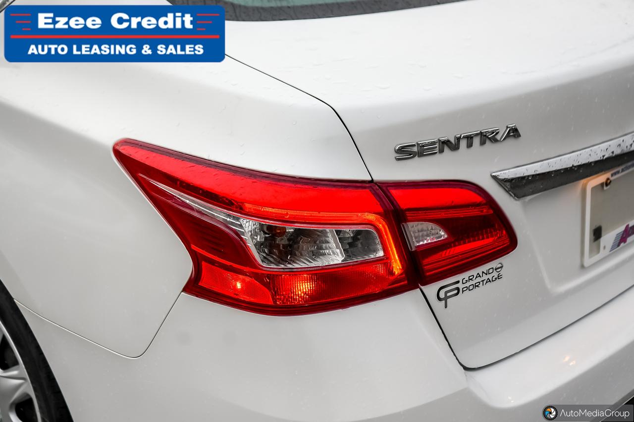 2017 Nissan Sentra 1.8 S Photo4