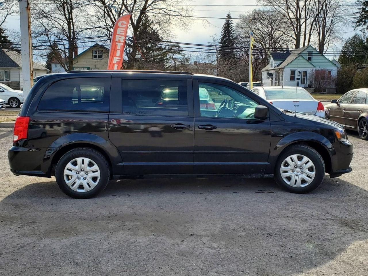 2015 Dodge Grand Caravan SE Photo4