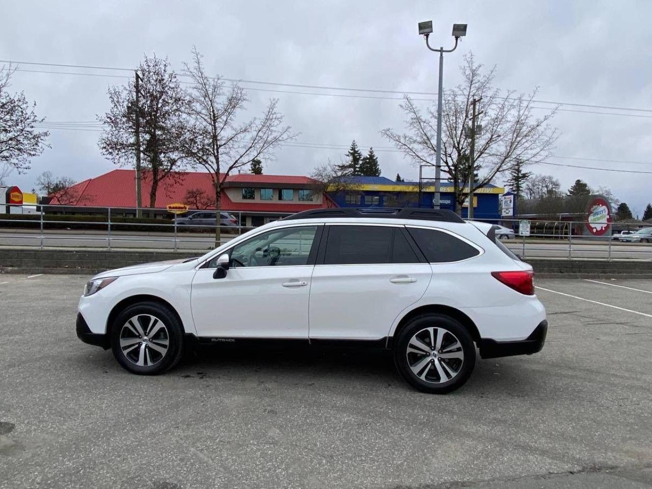 2019 Subaru Outback LIMITED - Photo #4