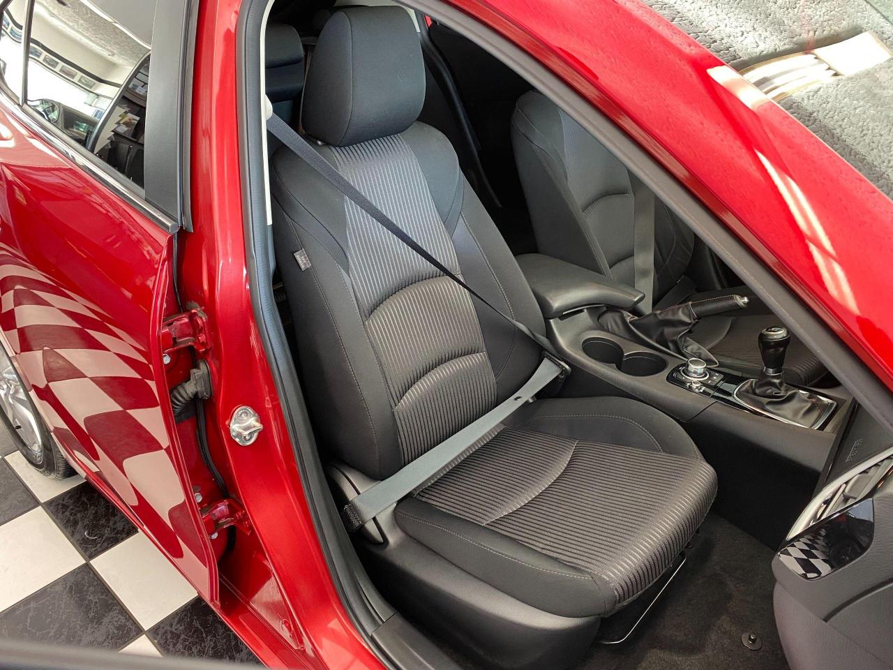 2016 Mazda MAZDA3 GS Hatchback+Roof+Camera+GPS+CLEAN CARFAX - Photo #24