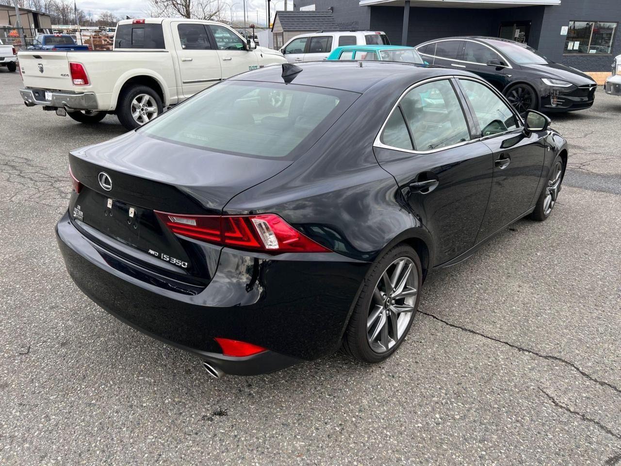 2016 Lexus IS 350  - Photo #5