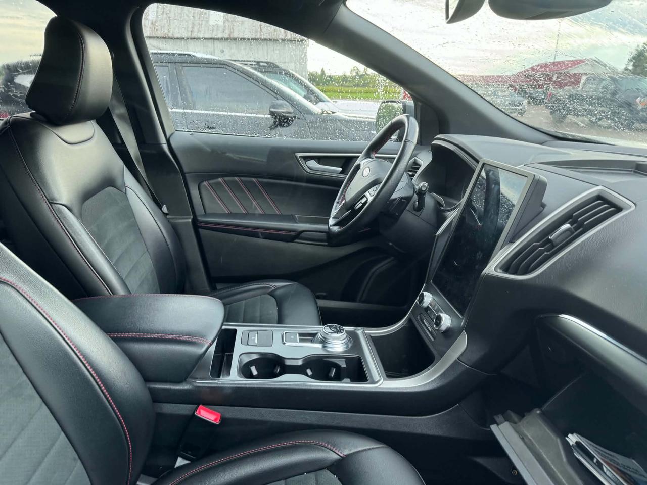 2022 Ford Edge ST Line Photo5